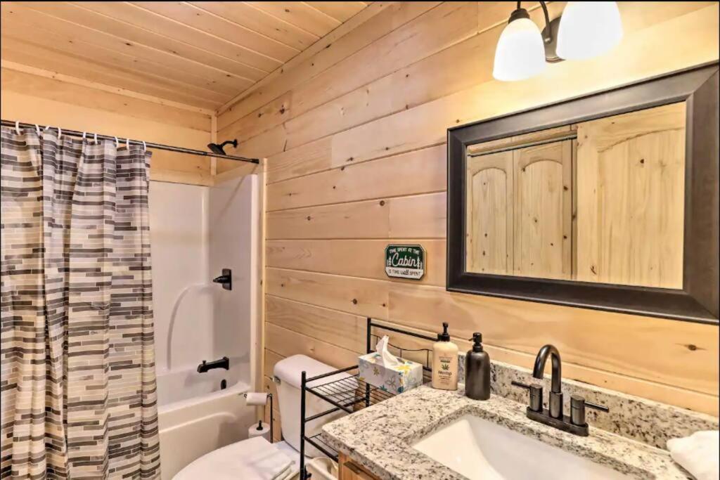 New Serene, Fun & Comfy Cabin- Covered Deck, Grill, Arcade Murphy Exterior foto