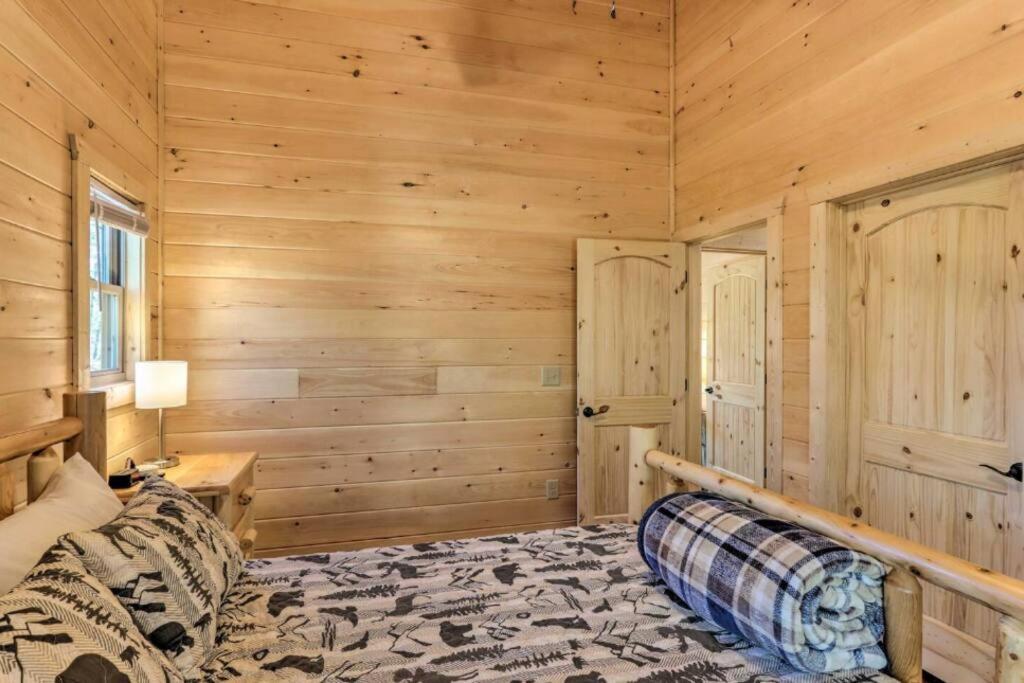 New Serene, Fun & Comfy Cabin- Covered Deck, Grill, Arcade Murphy Exterior foto